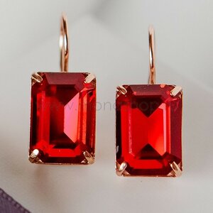 Серьги «Рубиновый цвет» с прямоугольными камнями Swarovski 905675