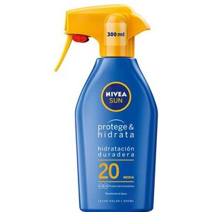 Спрей для тела Солнцезащитный спрей Nivea Sun Protect and Moisture Moisturising Sun Spray SPF 20 300 мл