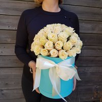 39 кремовых роз в коробке Интек Оренбург